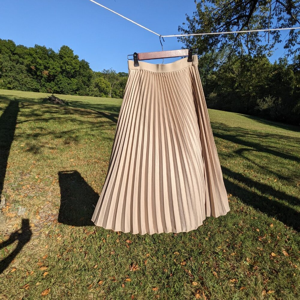 H&M Tan satin pleated Skirt Small